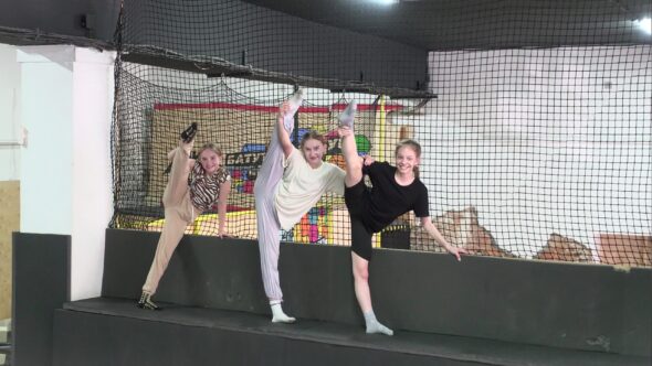 Какую одежду выбрать при посещении батутного клуба?